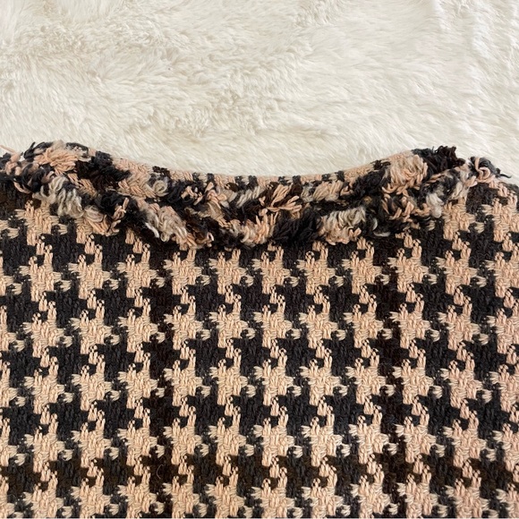 Cabi Houndstooth Mixer Sweater jacket with detachable faux fur collar, 4 - Picture 8 of 11